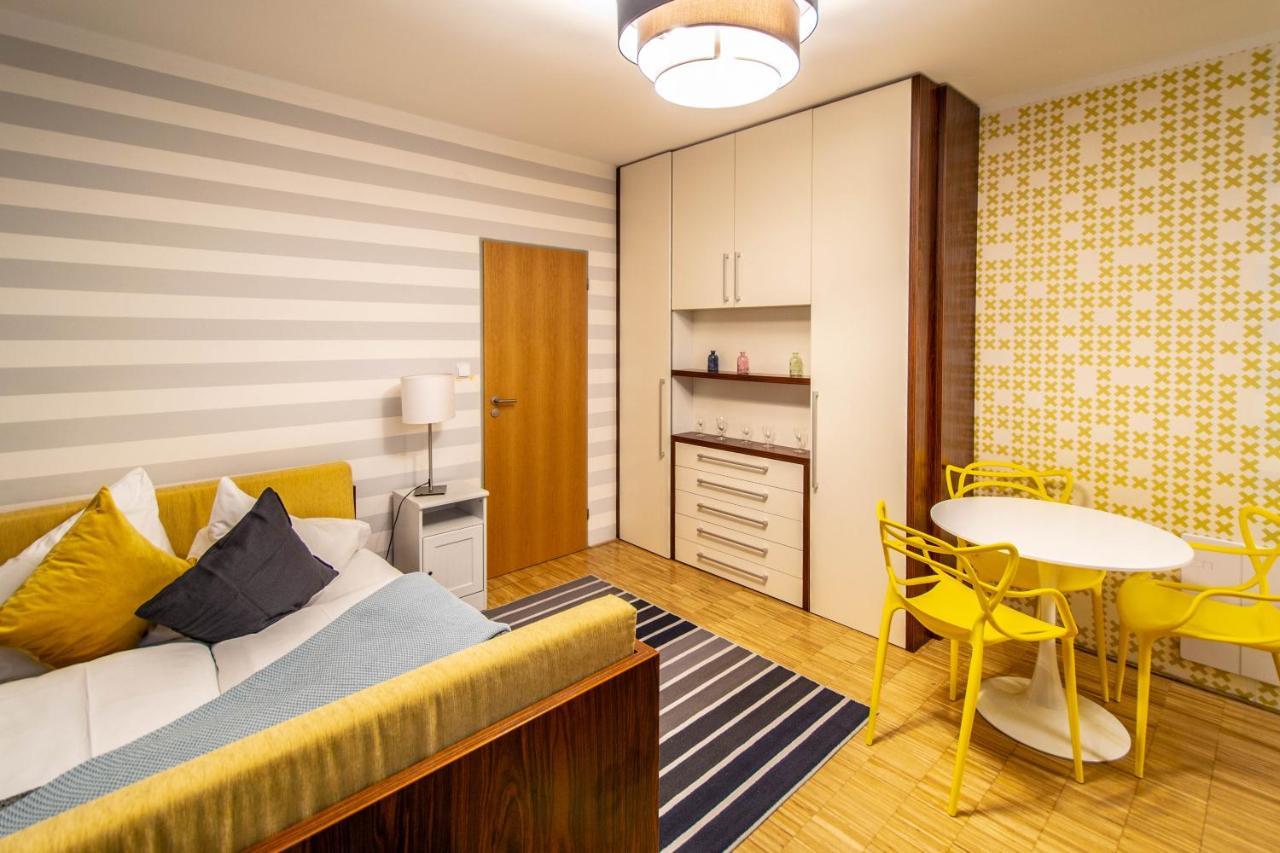 National Museum Apartment By Ruterra Praha Bagian luar foto