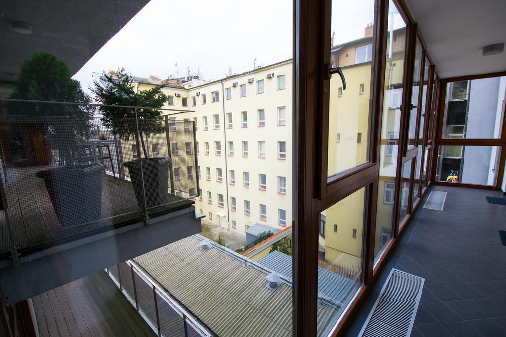National Museum Apartment By Ruterra Praha Bagian luar foto