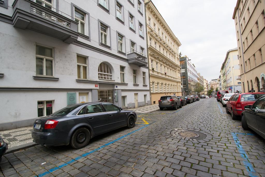 National Museum Apartment By Ruterra Praha Bagian luar foto