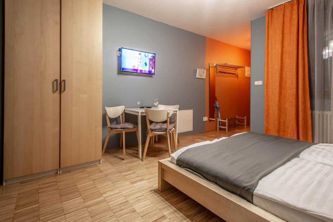 National Museum Apartment By Ruterra Praha Bagian luar foto